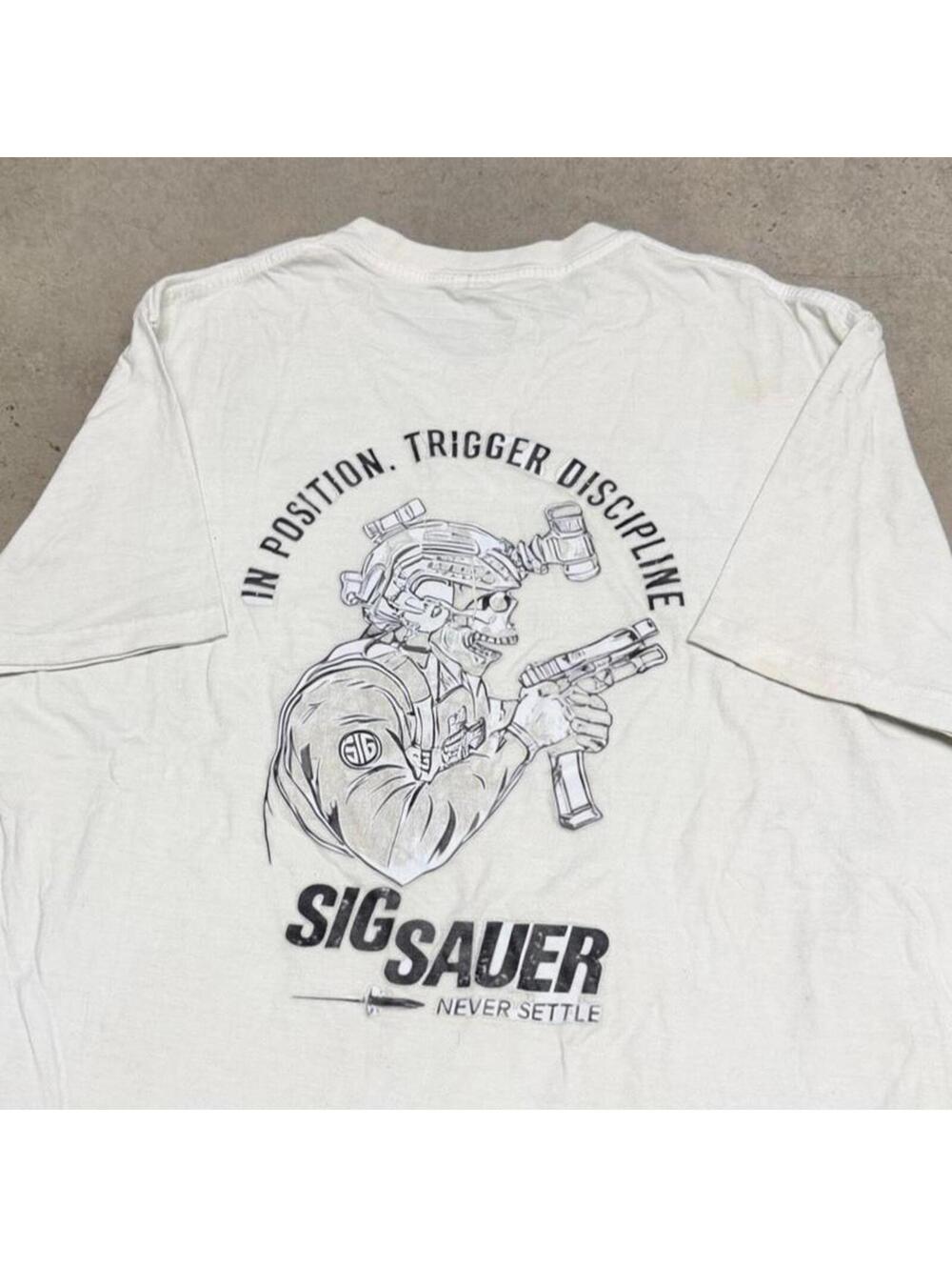 Vintage Sig Sauer T Shirt Mens XL Beige Gun Firearms Army Skull 2000s Y2K